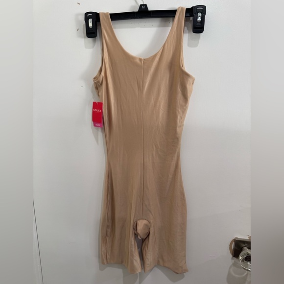 SPANX Other - SPANX Beige Full-Body Sculpting Bodysuit